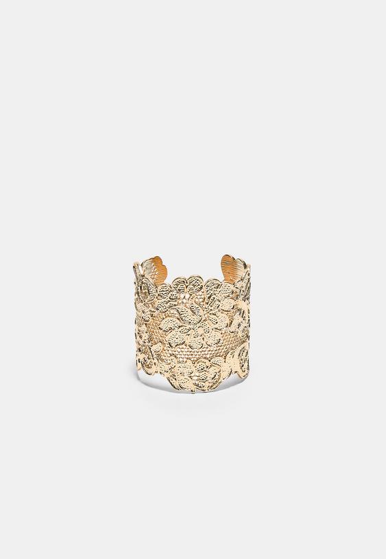 Stradivarius Lace-Effect Rigid Bangle Gold Os