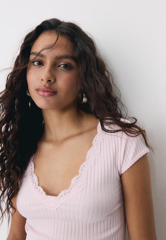 Stradivarius V-Neck Lace Short Sleeve T-Shirt Salmon Pink Xs