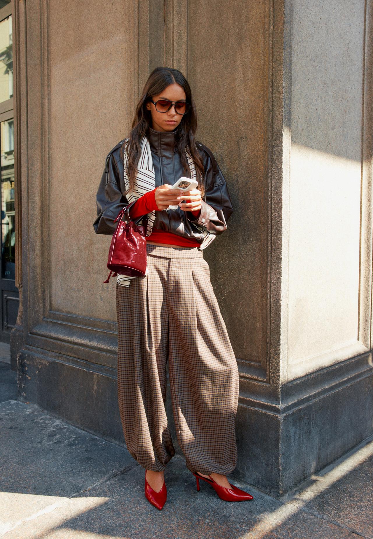 Mock croc bucket bag — Red