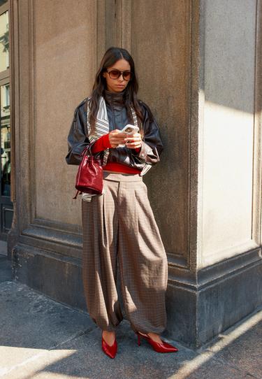 Mock croc bucket bag — Red 4