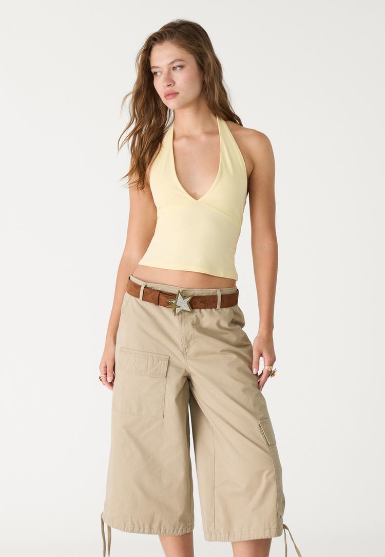 top halter escote pico