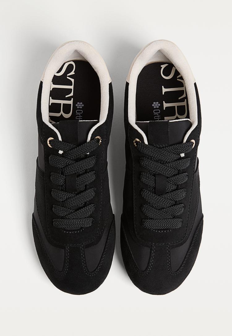 womens soft sneakers