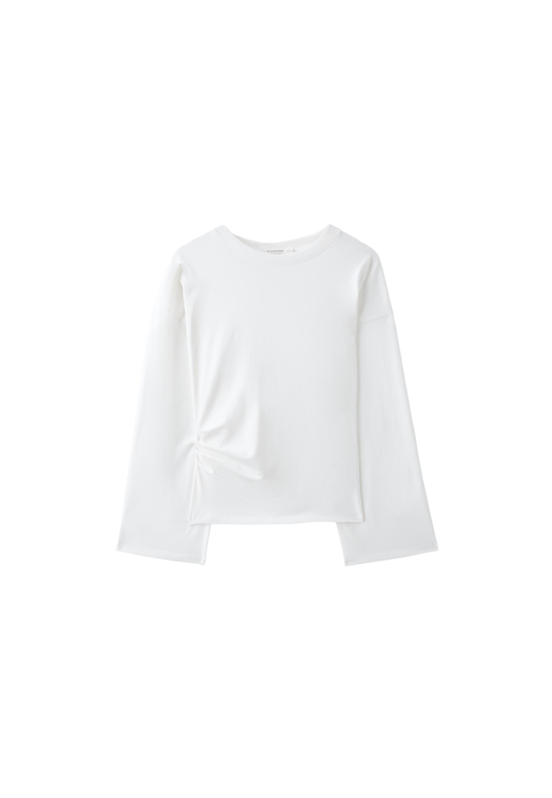 B11 Japanese-inspired long sleeve fitted waist T-shirt — Ecru