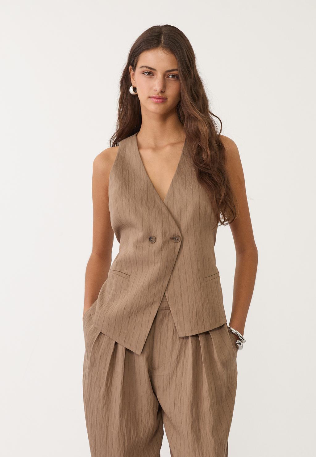 Gilet asymétrique rayé en lin