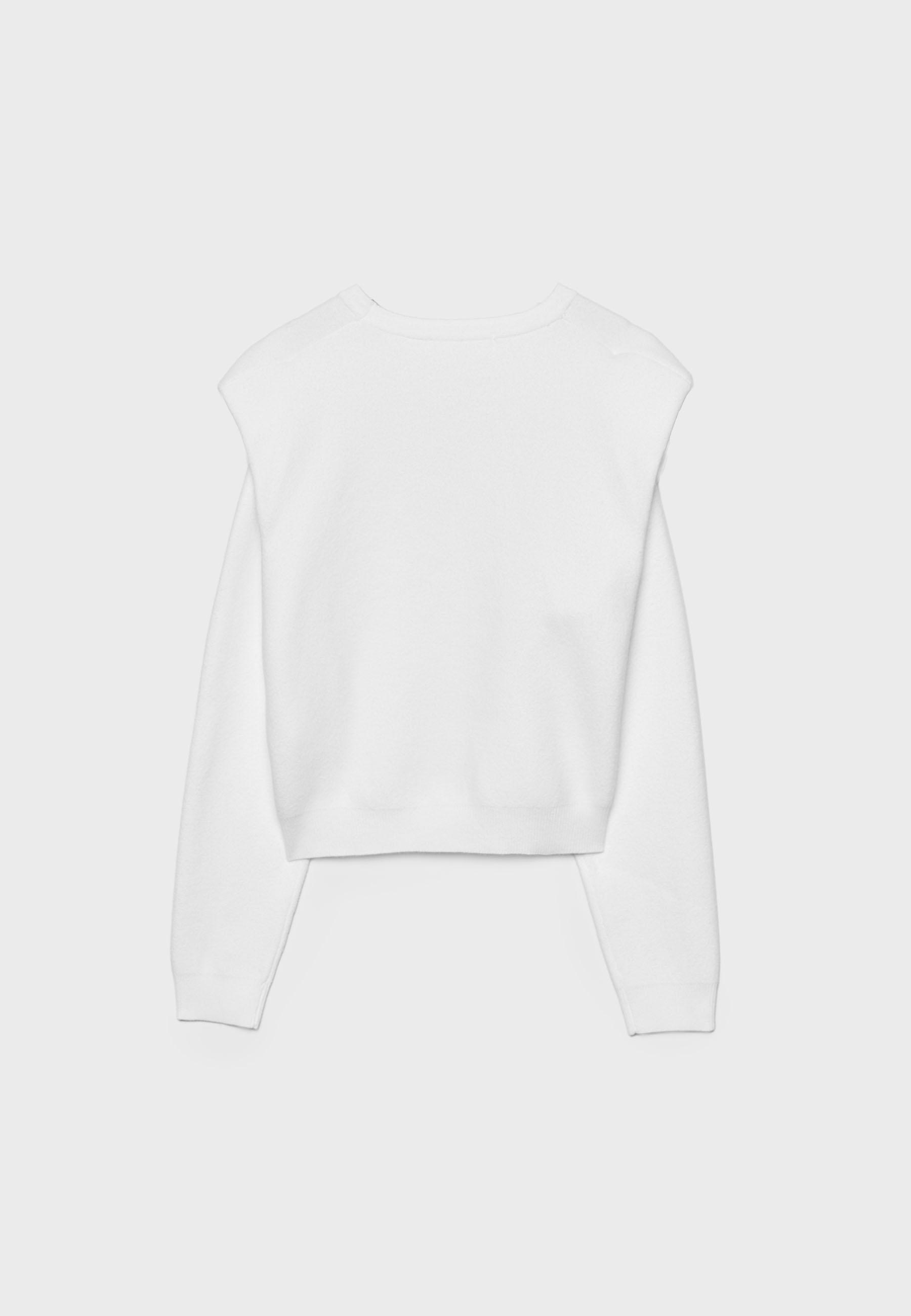 Knitted jumper with padded shoulders — Ecru