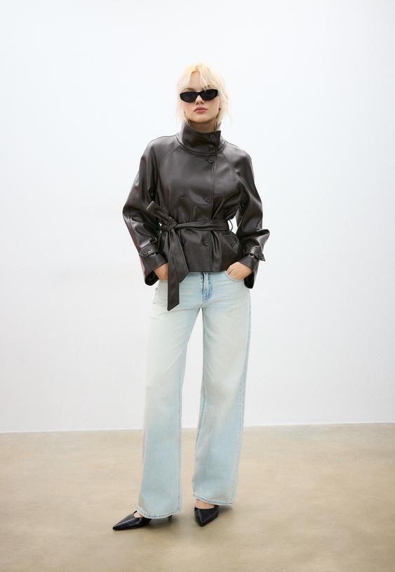 trench cuello alto efecto piel