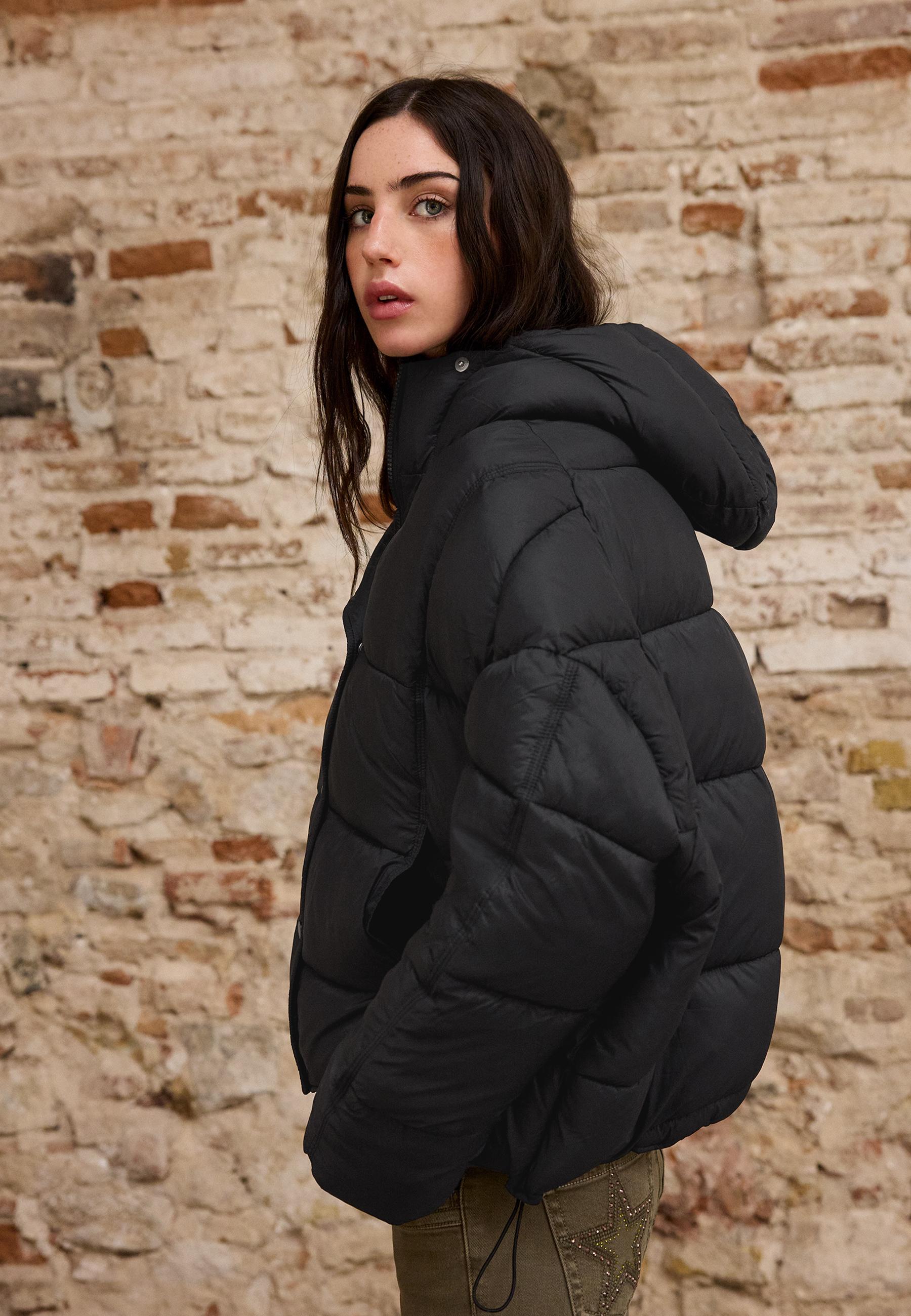 Hooded puffer jacket — Black