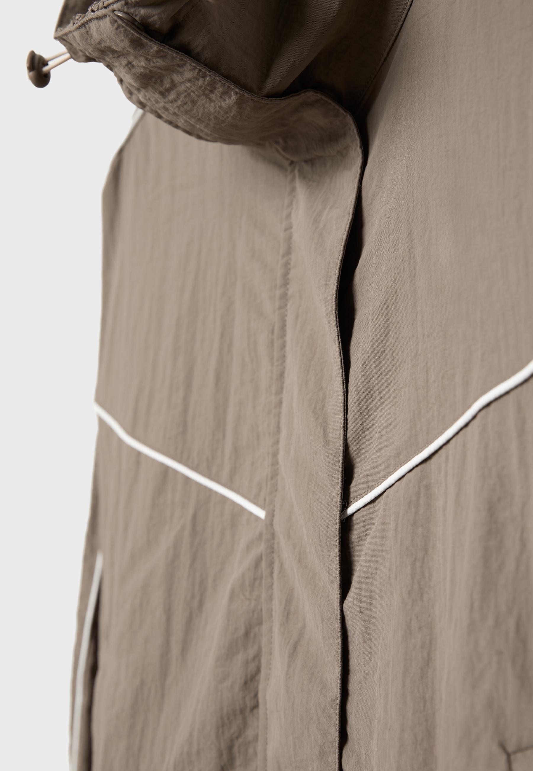 Technical windbreaker — Brown