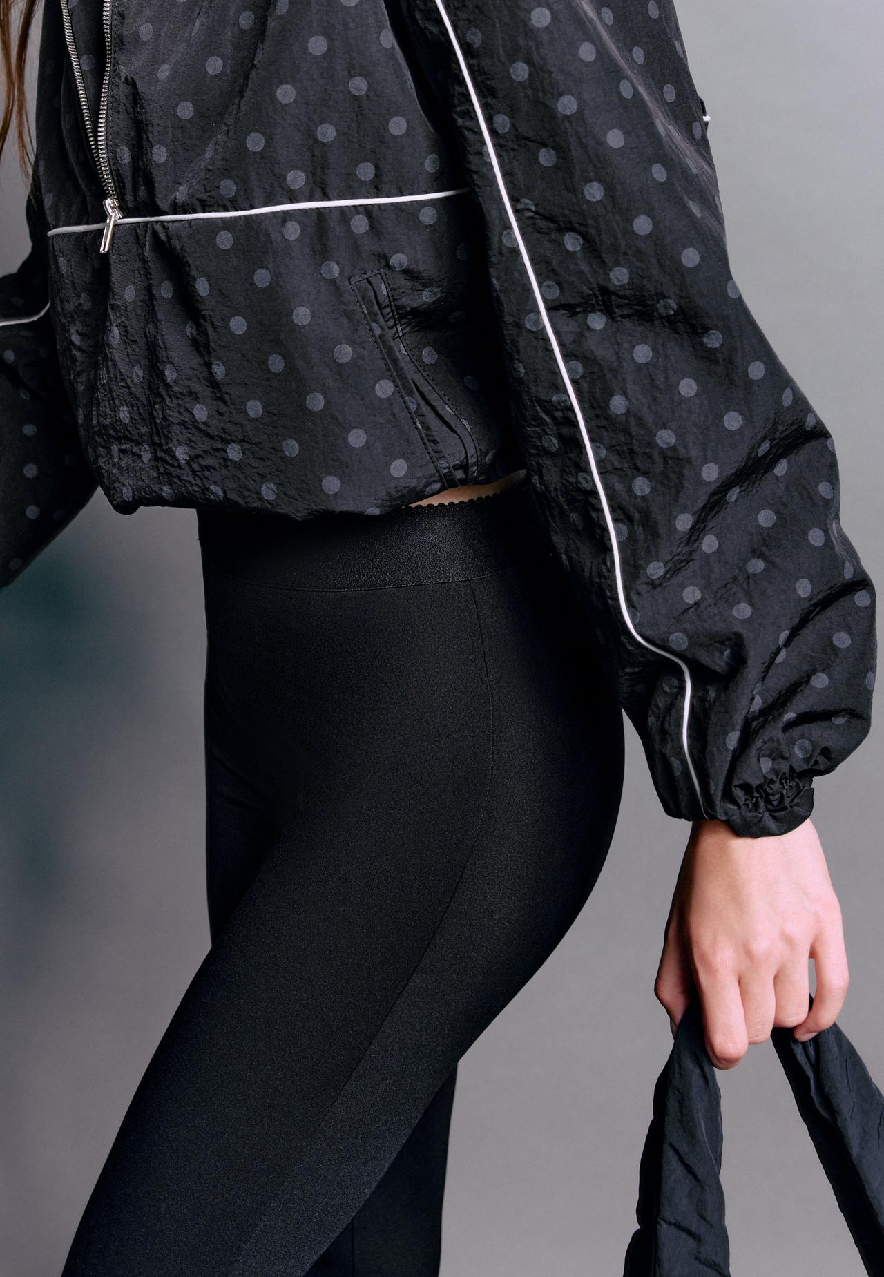 High-waist stirrup leggings — Black