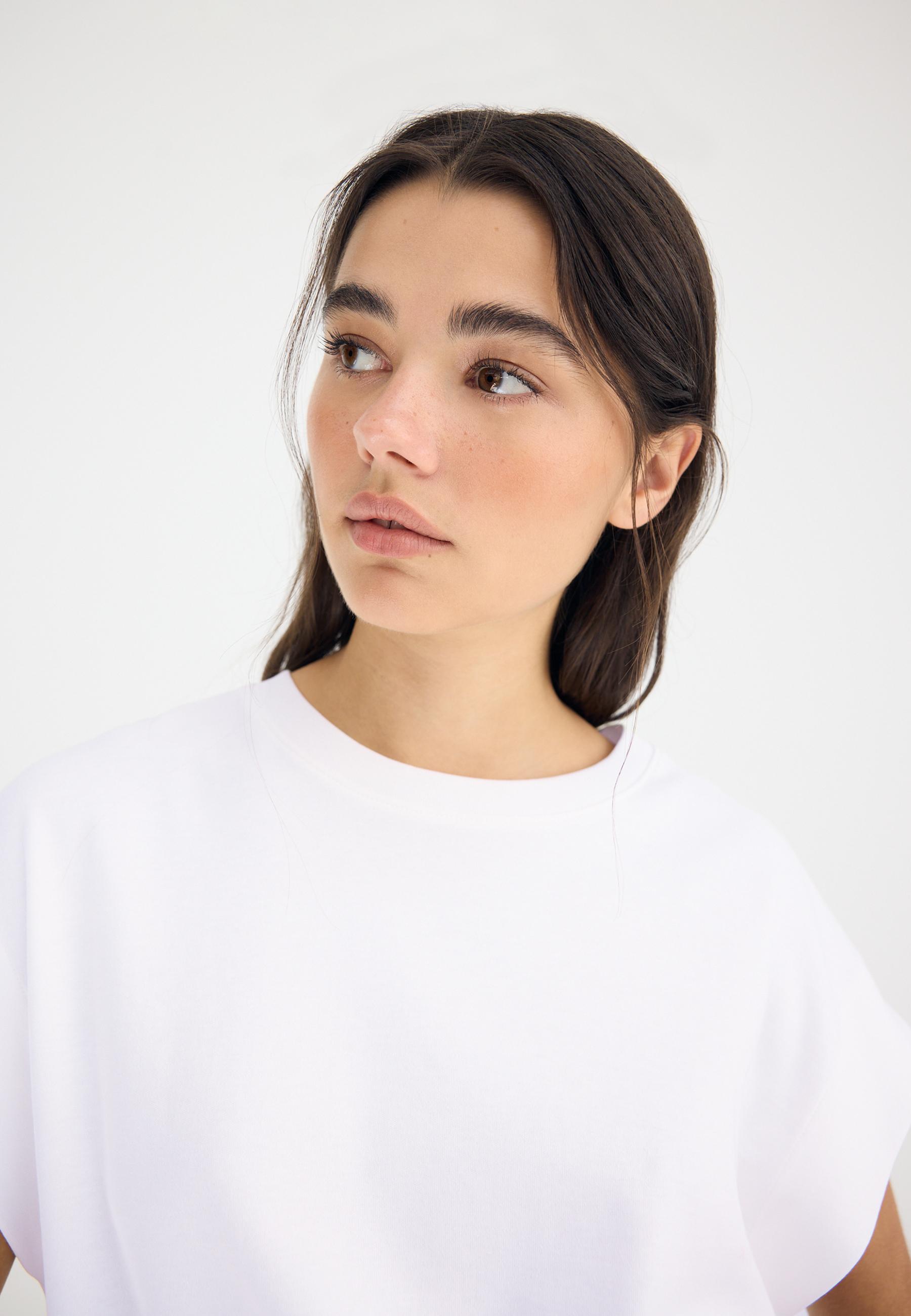 B06 Basic dropped-shoulder T-shirt — Ecru
