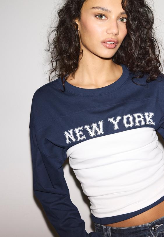 camiseta manga japonesa estampada