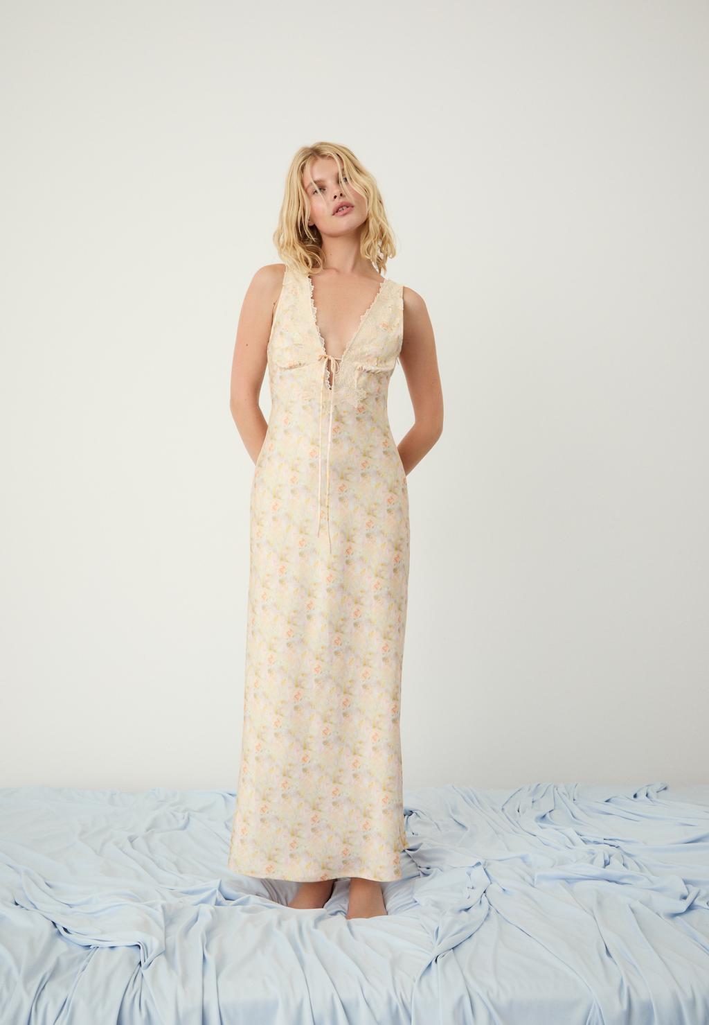 Midikleid in Satinoptik mit Spitze