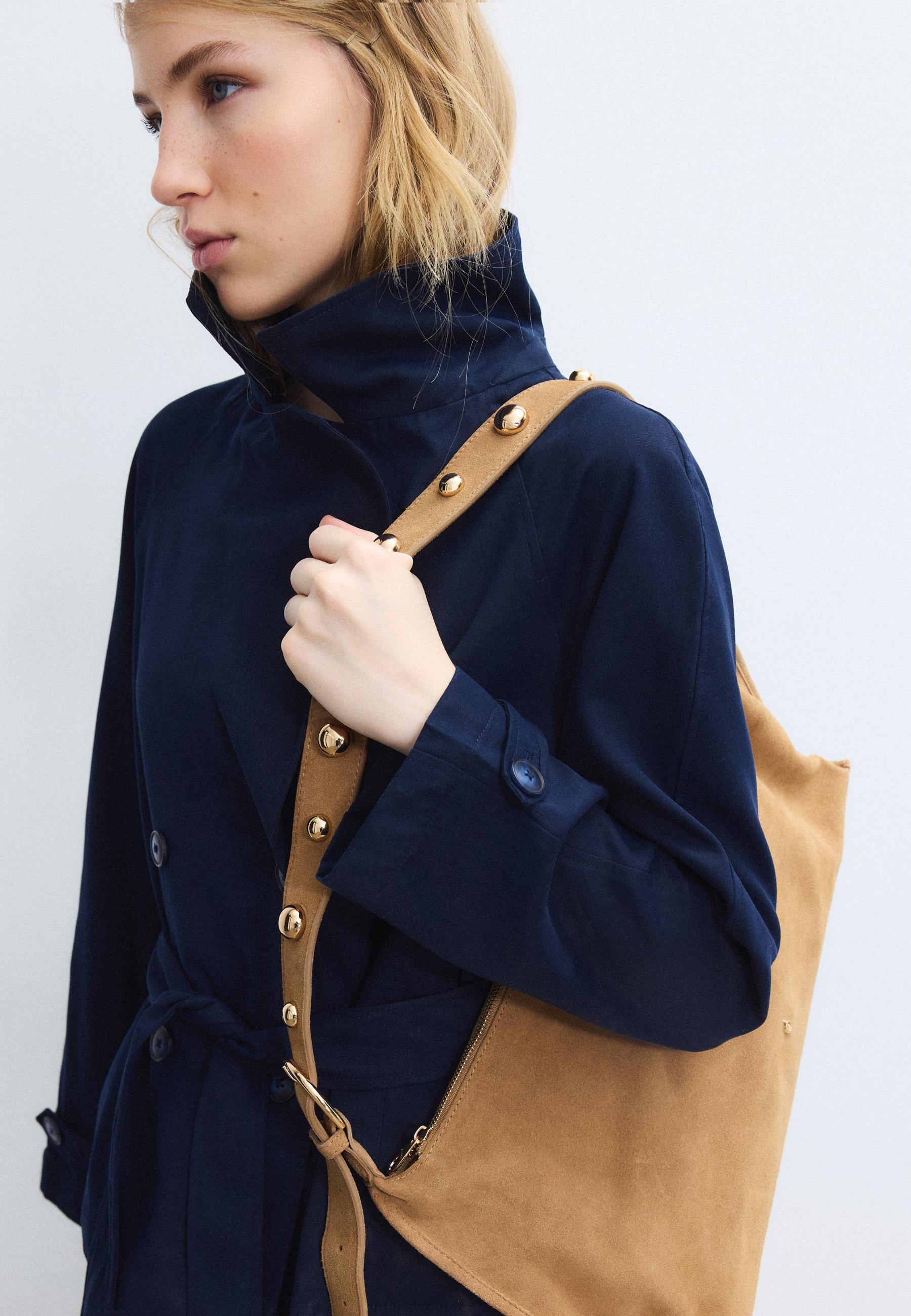 Studded flat shoulder bag, 100% leather — Beige