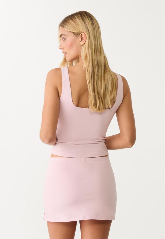 top basico escote cuadrado