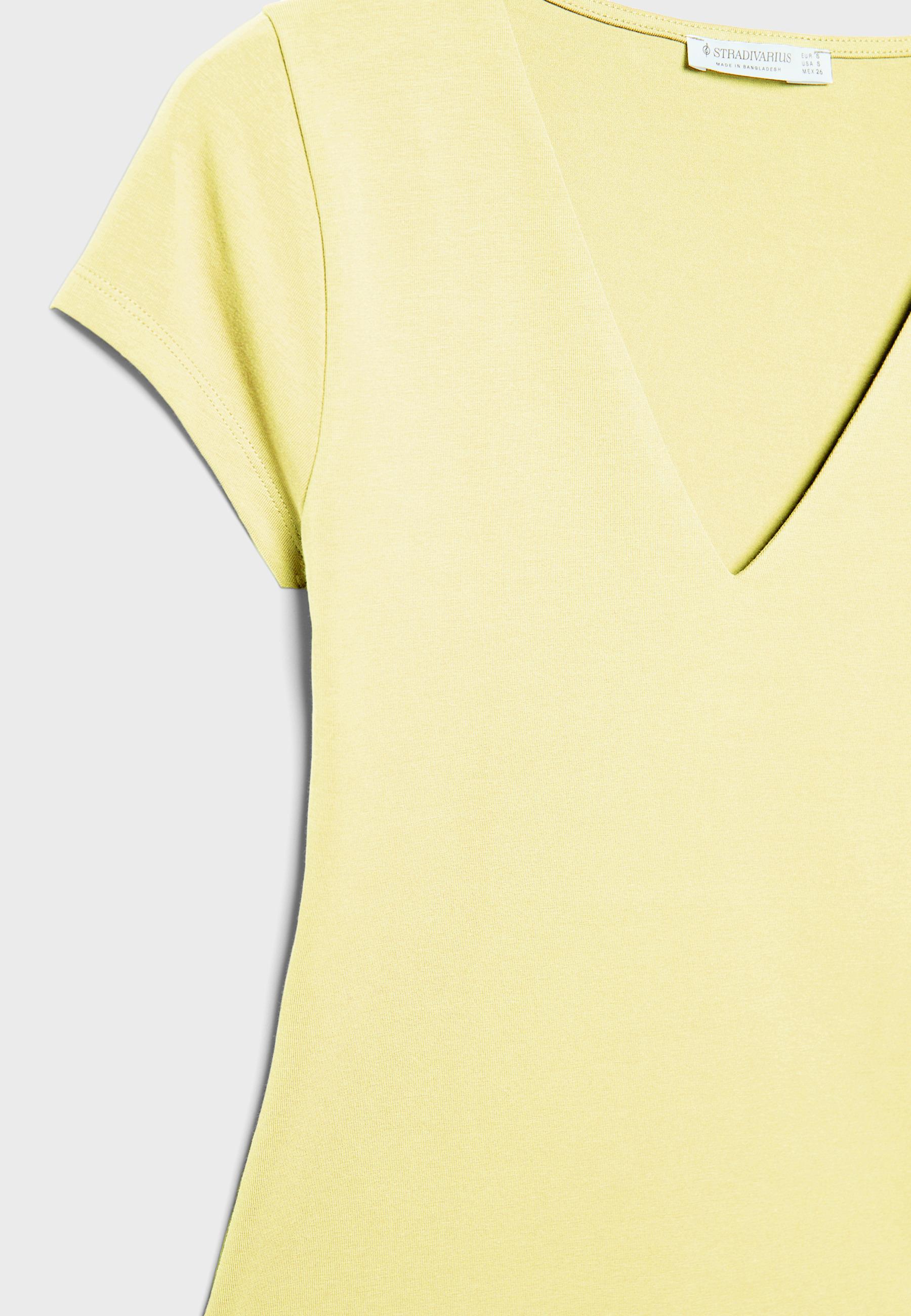 V-neck short sleeve T-shirt — Pastel yellow
