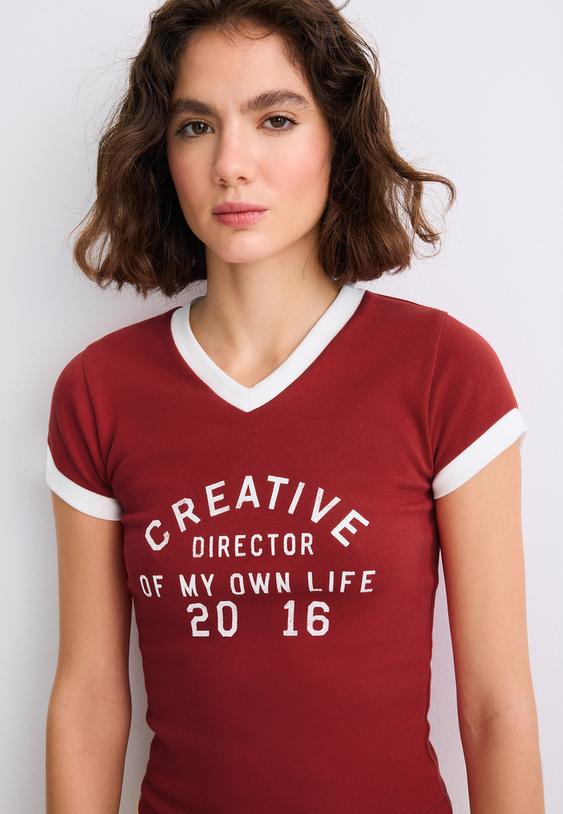 Stradivarius Grafik-T-Shirt Mit V-Ausschnitt Rot Xl