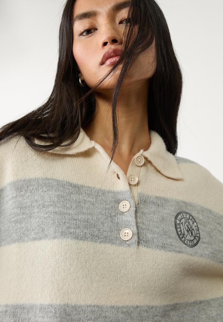 pull polo en maille a boutons