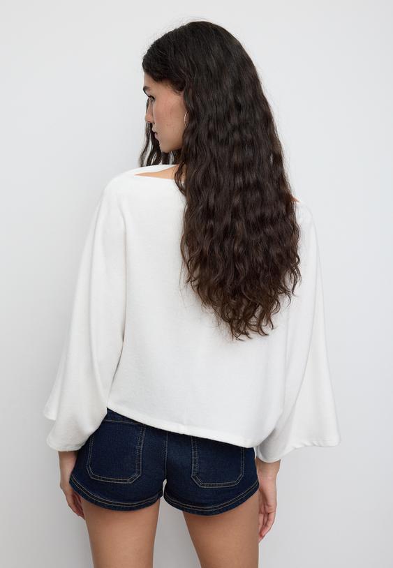 Stradivarius Boat Neck Cape Top Ecru M