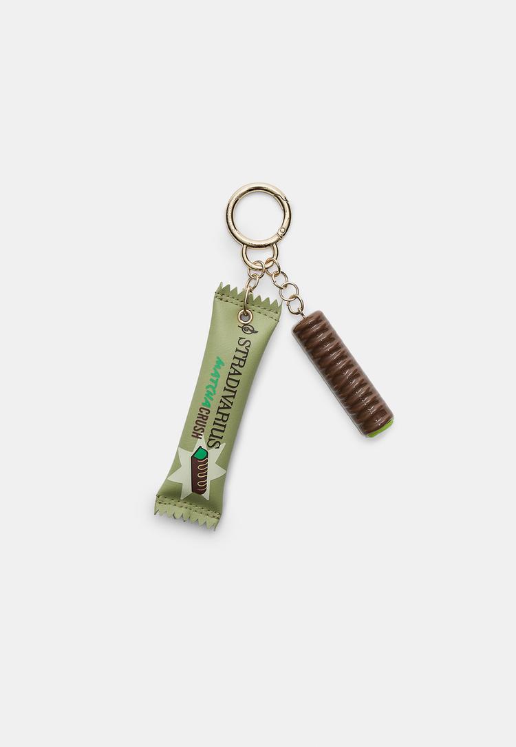 Stradivarius Klíčenka S Přívěskem Čokolády A Matcha Brown Os