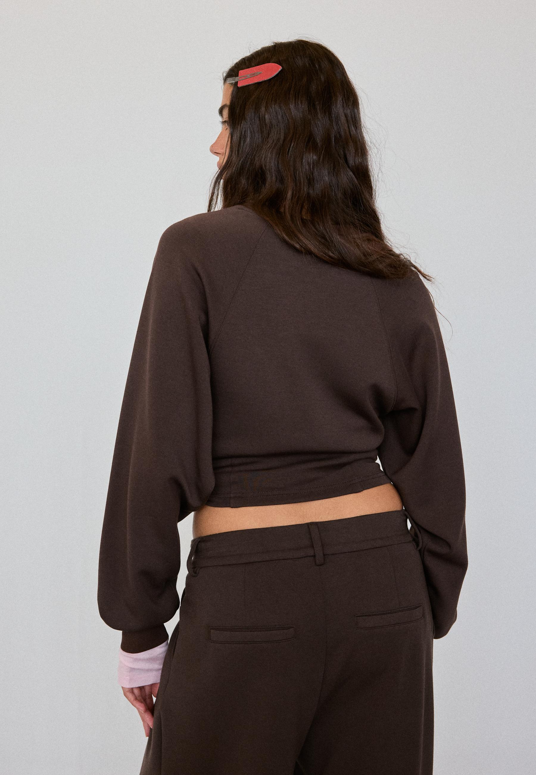 Stradivarius Yumuşak dokulu, beli oturan sweatshirt görsel 6
