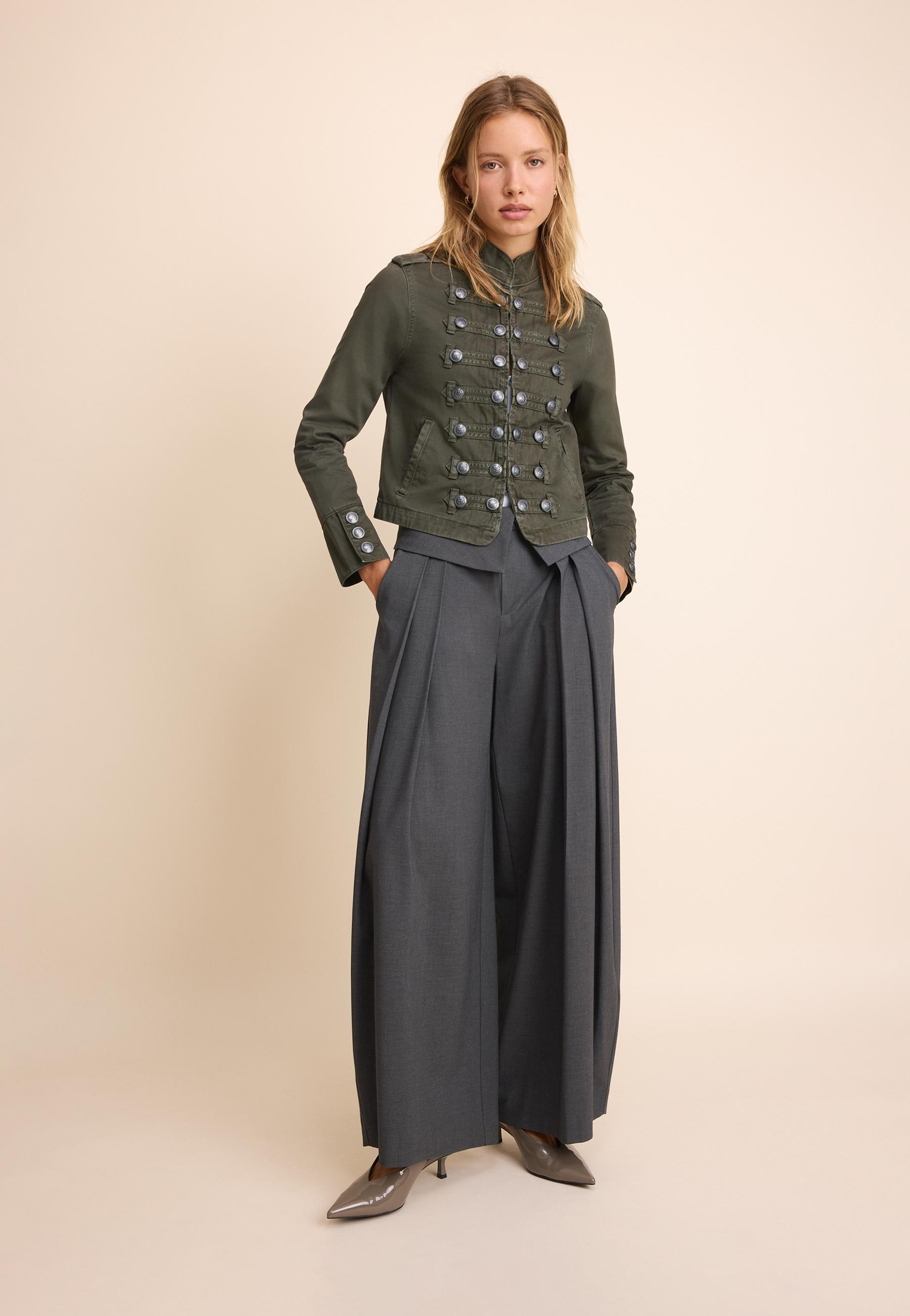 Buttoned jacket — Khaki