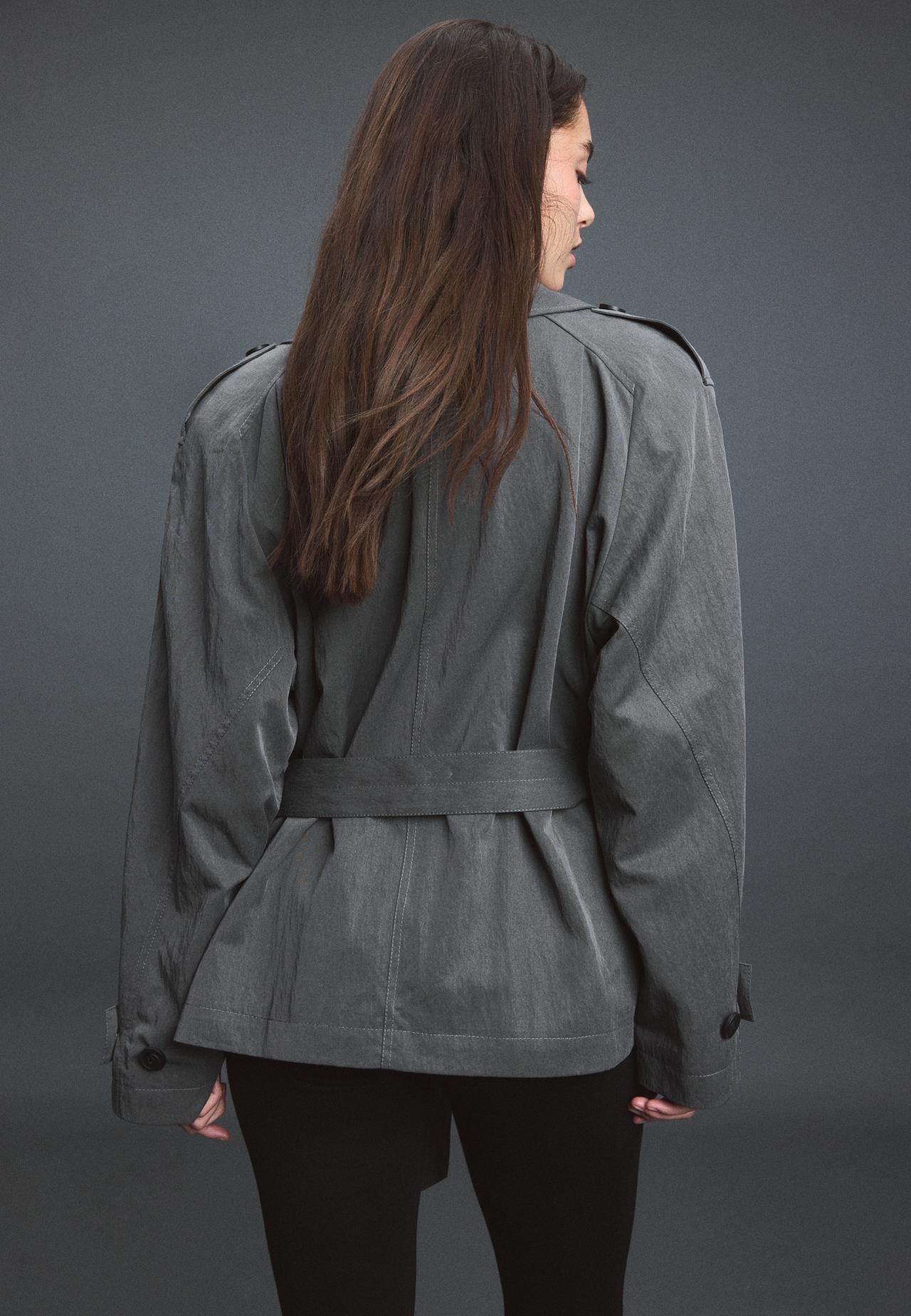 Fluid shawl neck trench coat with belt — Dark grey