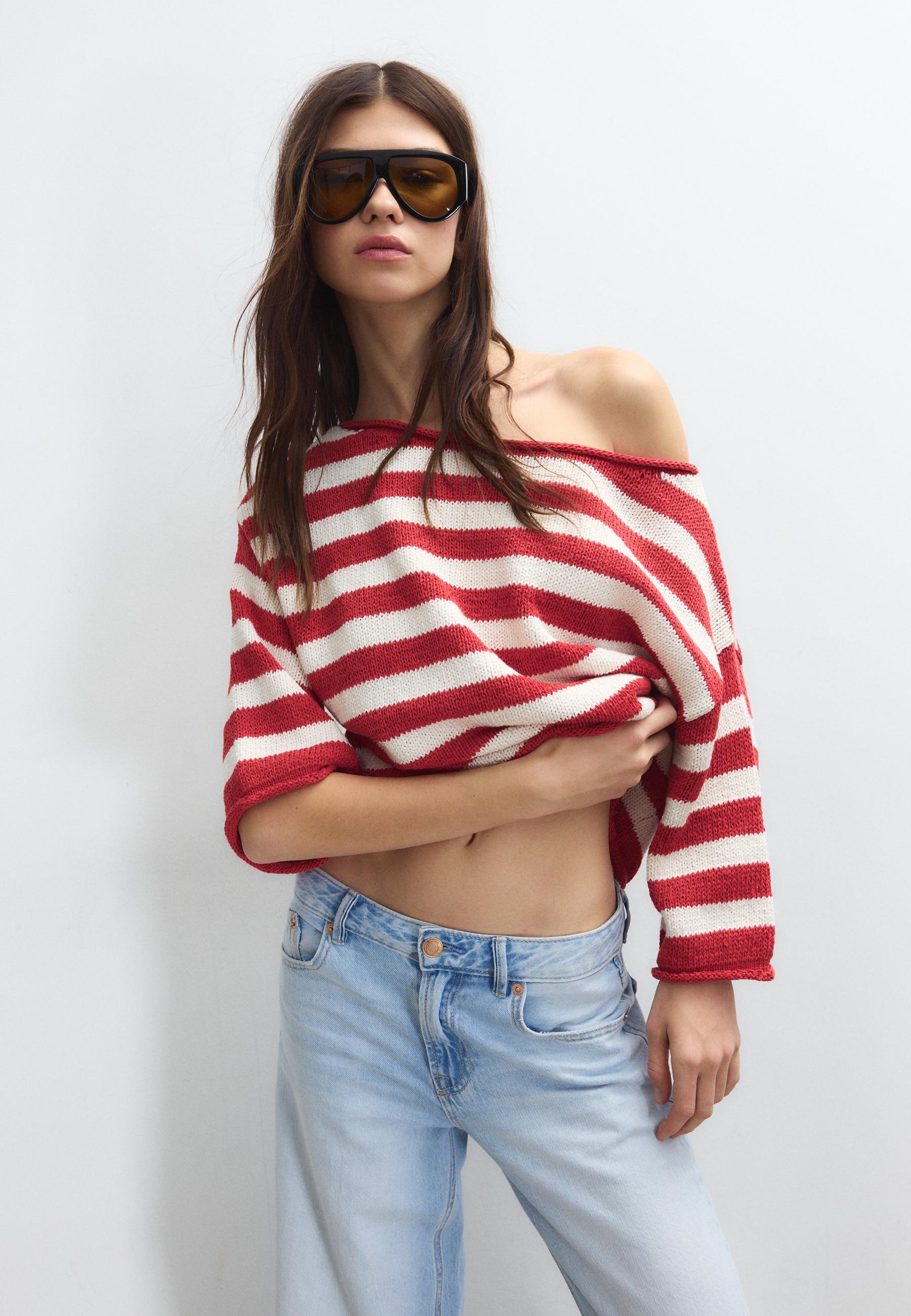 Boat neck knit sweater — Red
