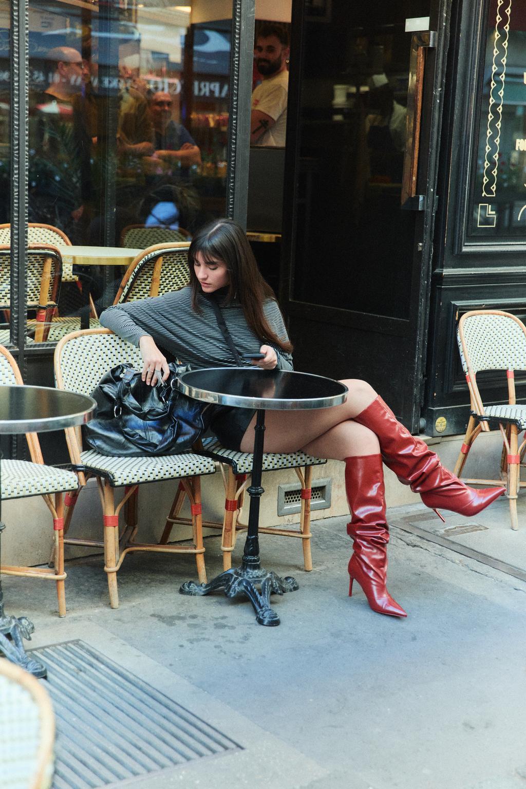 Hohe Stiefel mit Slouchy-Fit und Absatz