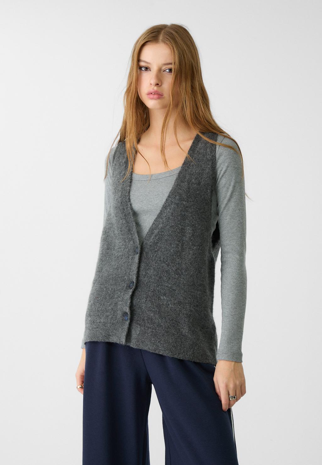 Buttoned knit vest