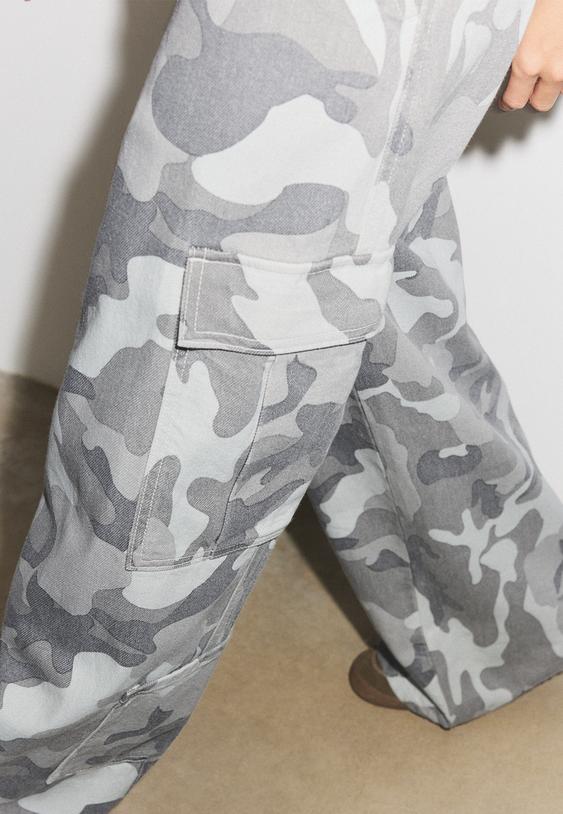 Stradivarius Printed Cargo Trousers Grey 8