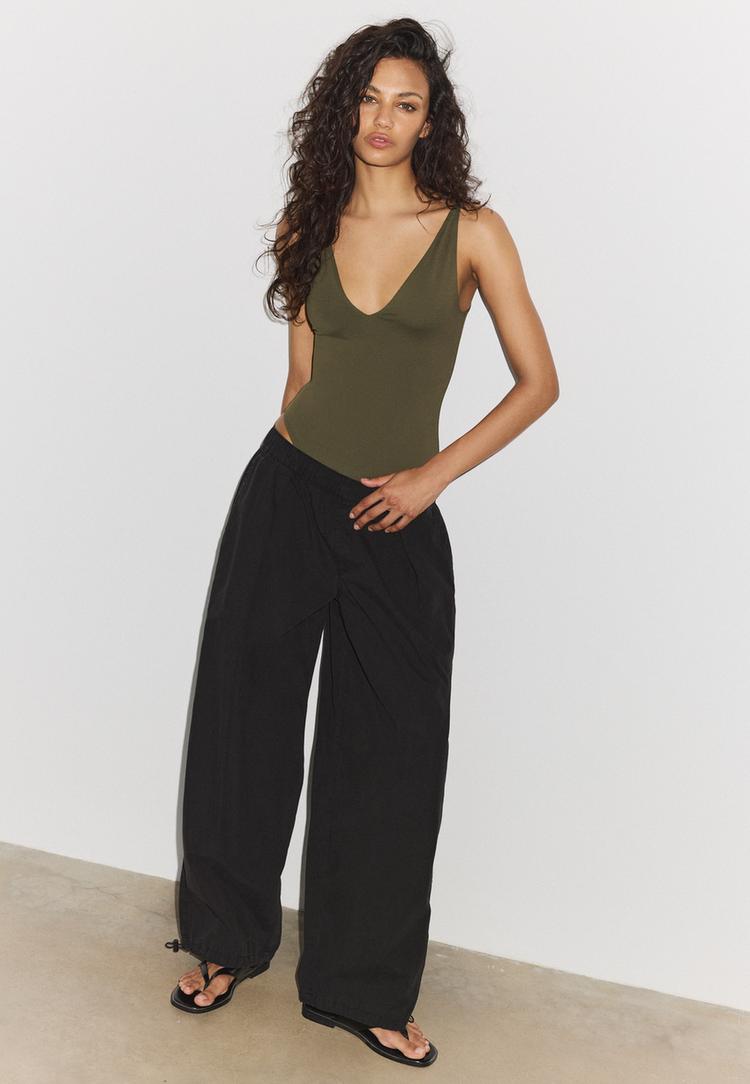 body tirantes escote v