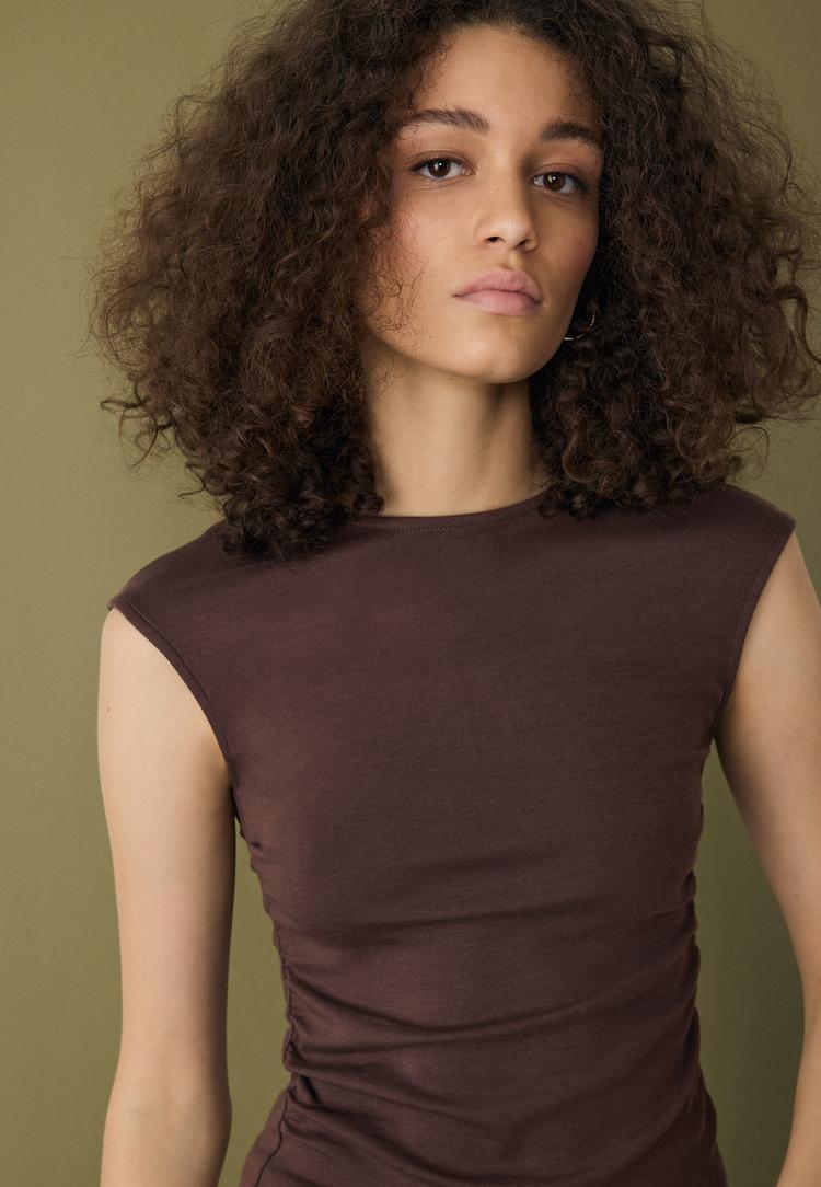 basic-figurbetontes-ruschentshirt