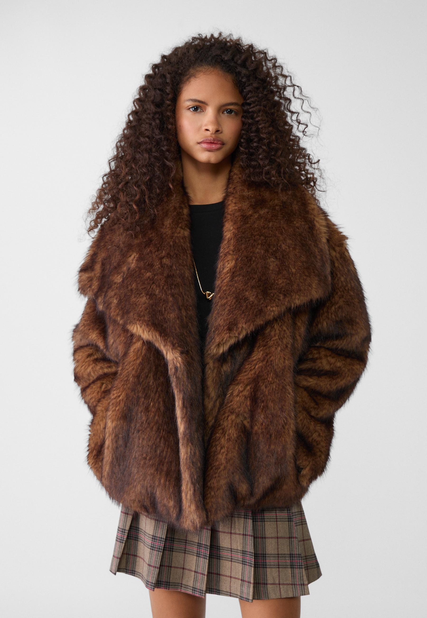 ISDA 2024 & CO Faux fur cropped coat