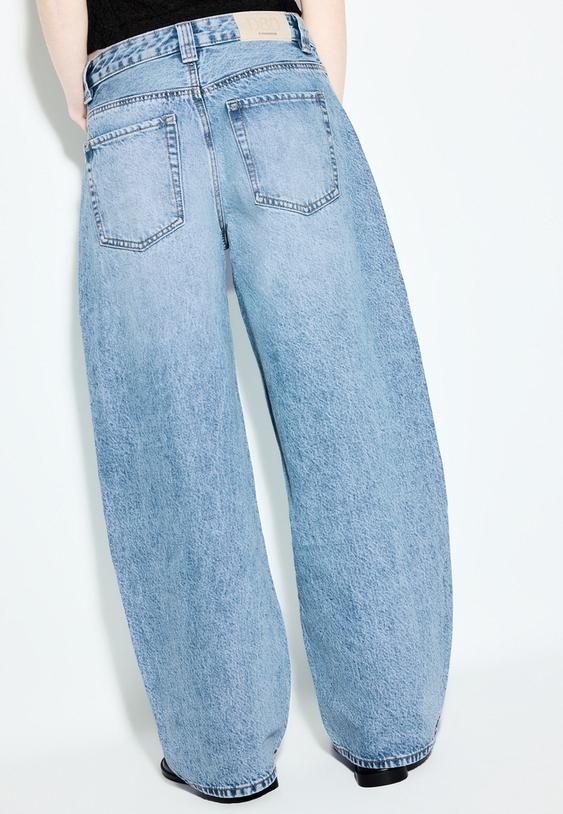 Stradivarius Jean D80 Barrel Fit Denim Bleu Moyen Délavé 32