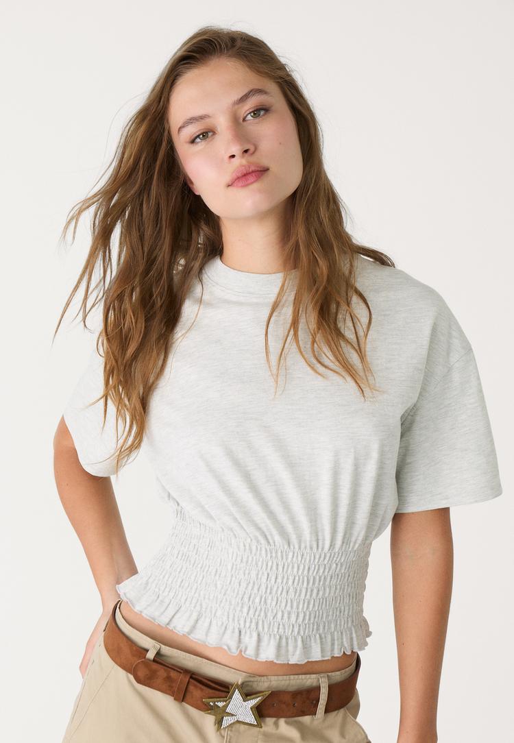 camiseta cuerpo fruncido