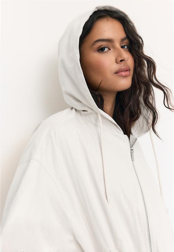Stradivarius Basic Nylon Hooded Jacket Ecru L