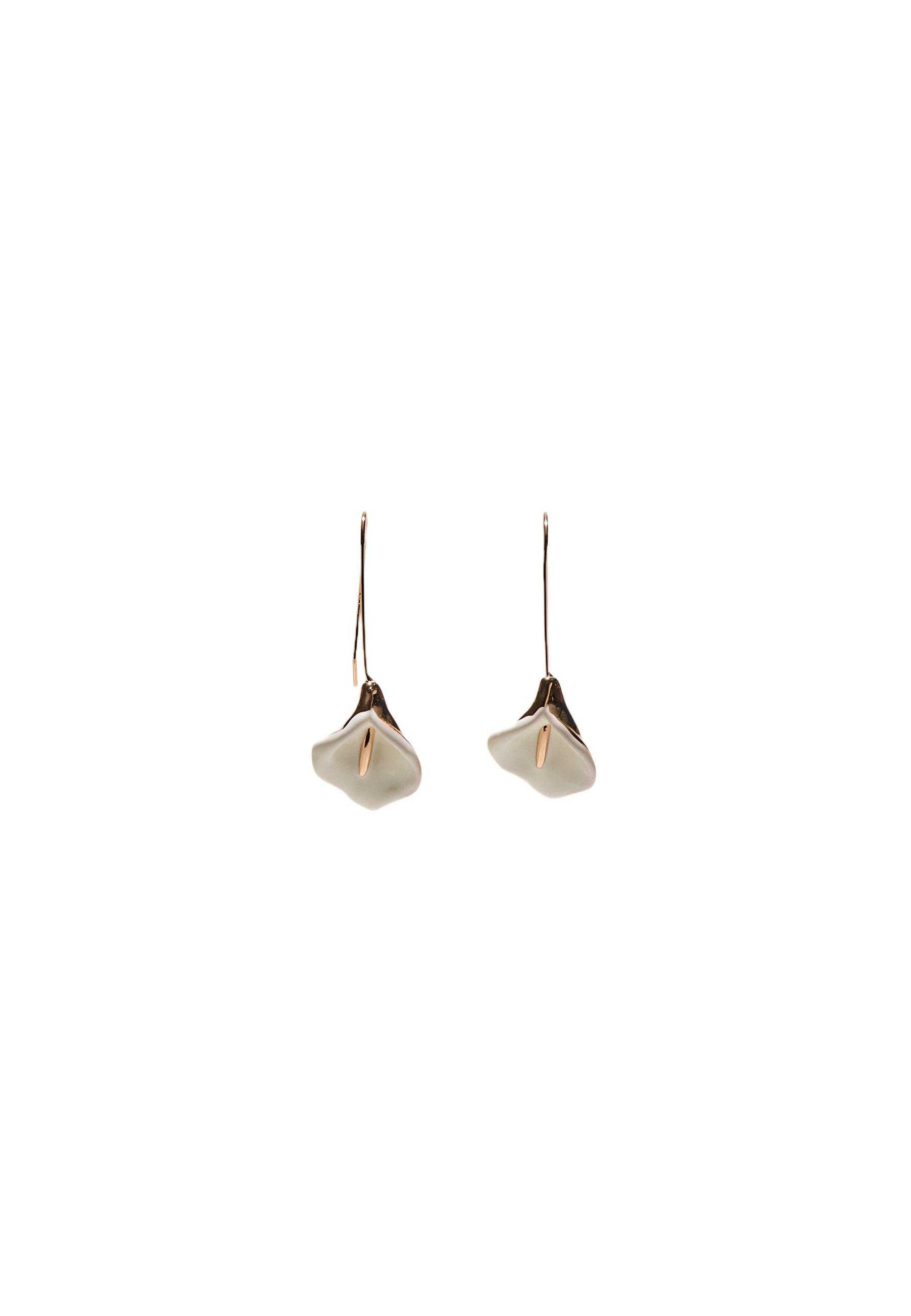 Cala lily flower earrings — Ecru