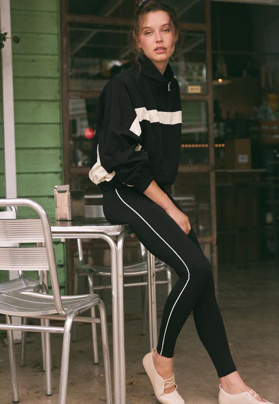 legging tiro alto detalle vivo