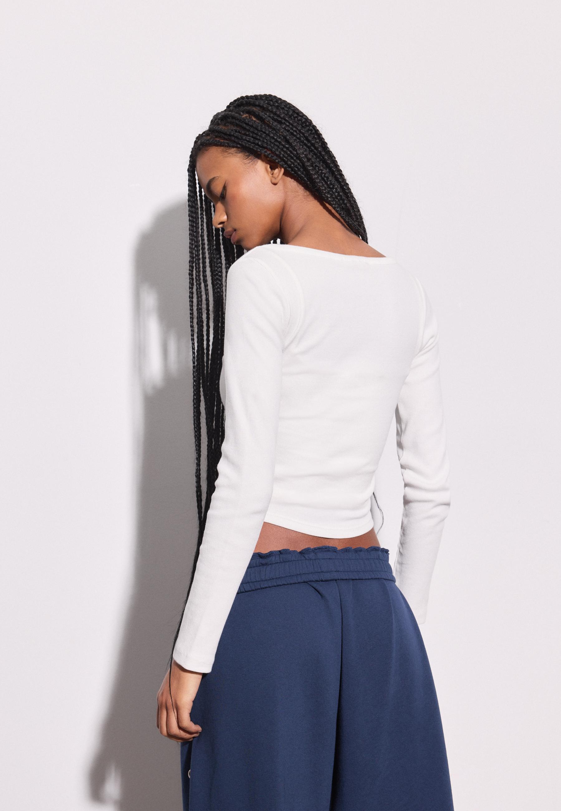 Blouse with buttons — White