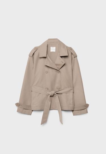 Kemerli ve dökümlü kısa trençkot - Görsel 12