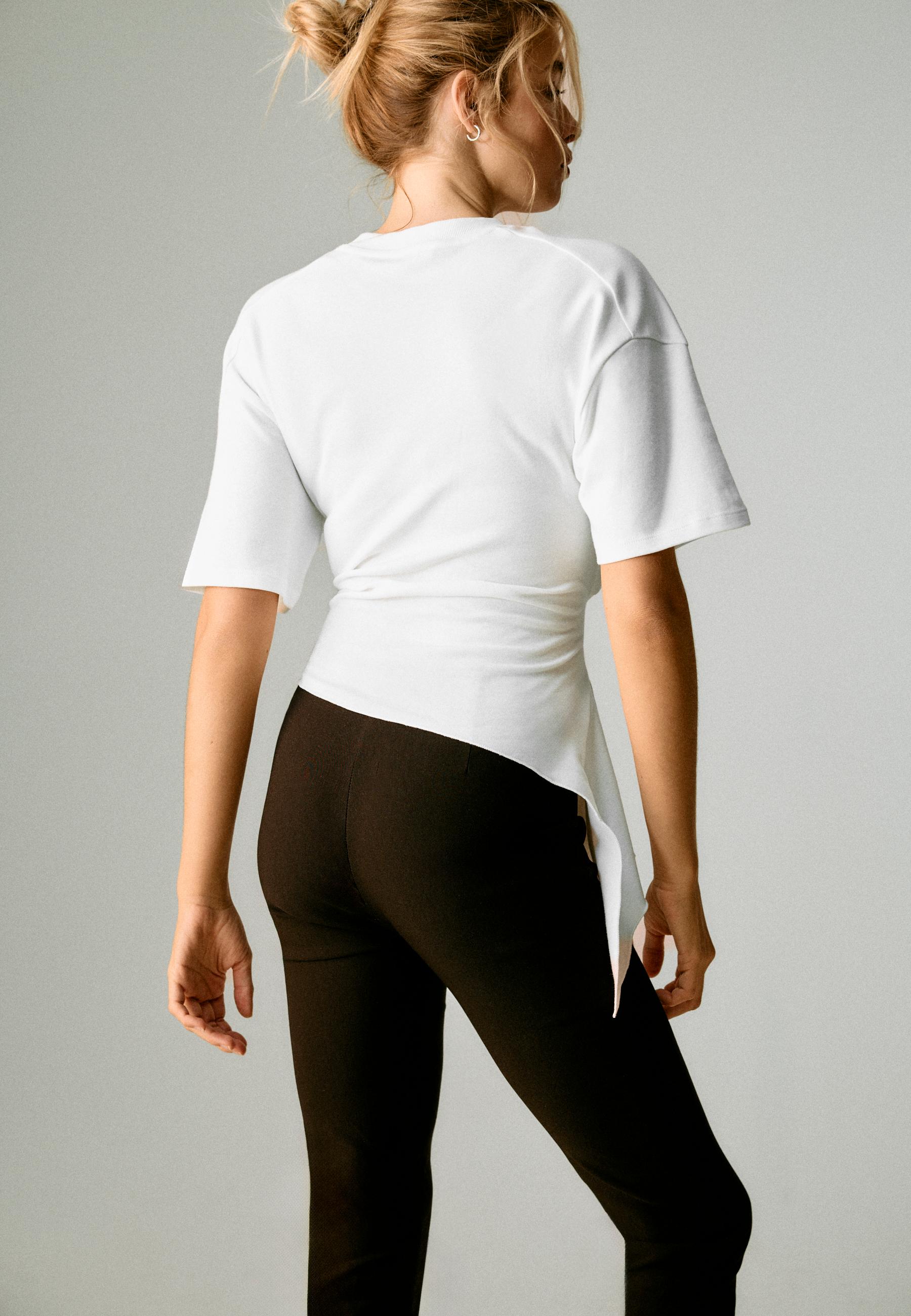 Asymmetric short sleeve T-shirt — Ecru