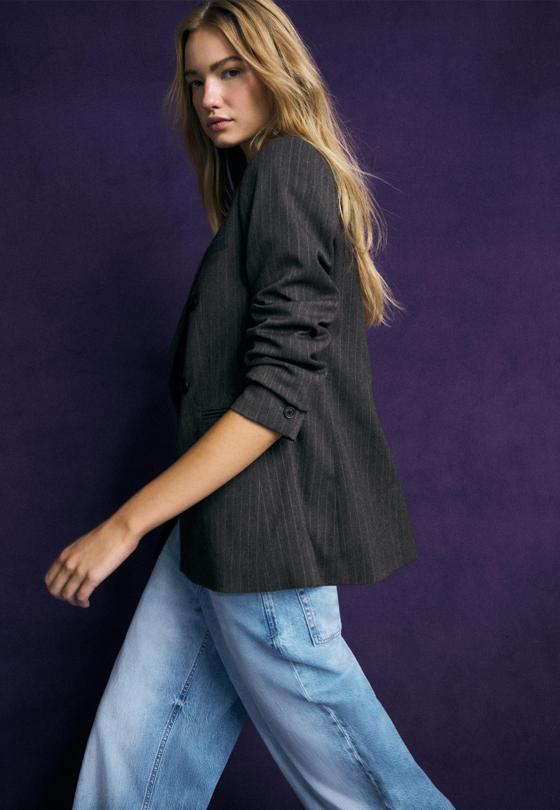Stradivarius Çizgili, vücuda oturan blazer ceket görsel 7