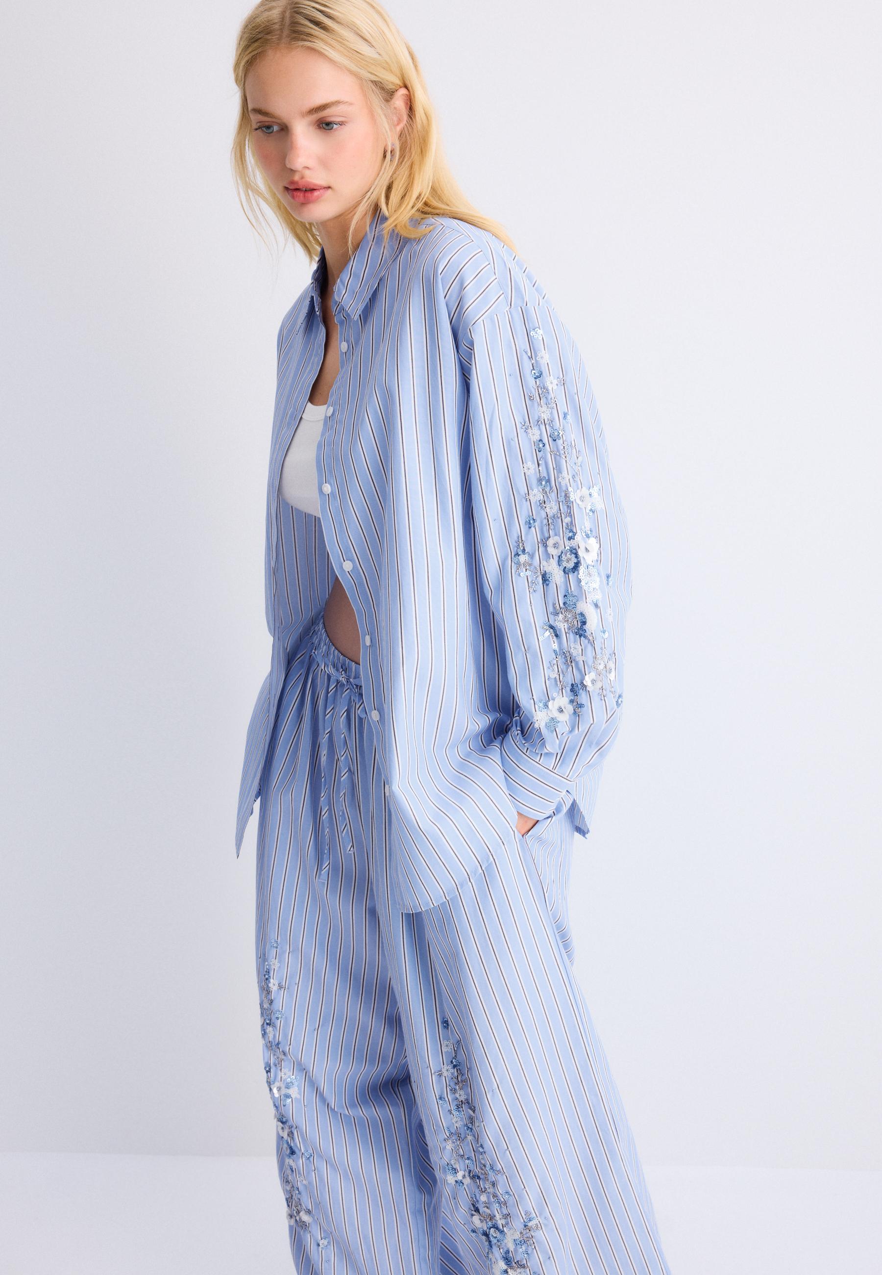 Embroidered sleeve shirt — Sky blue