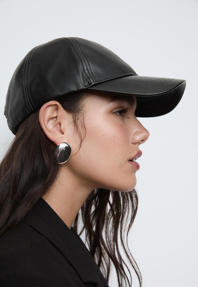 gorra efecto piel