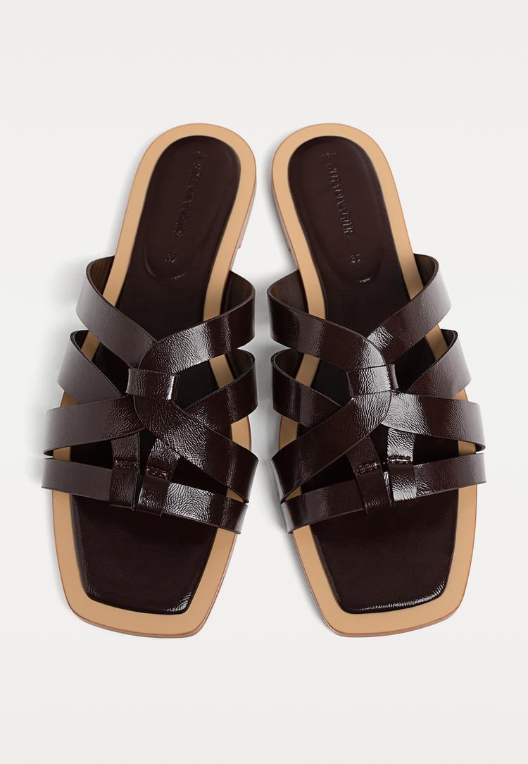sandalias planas tiras