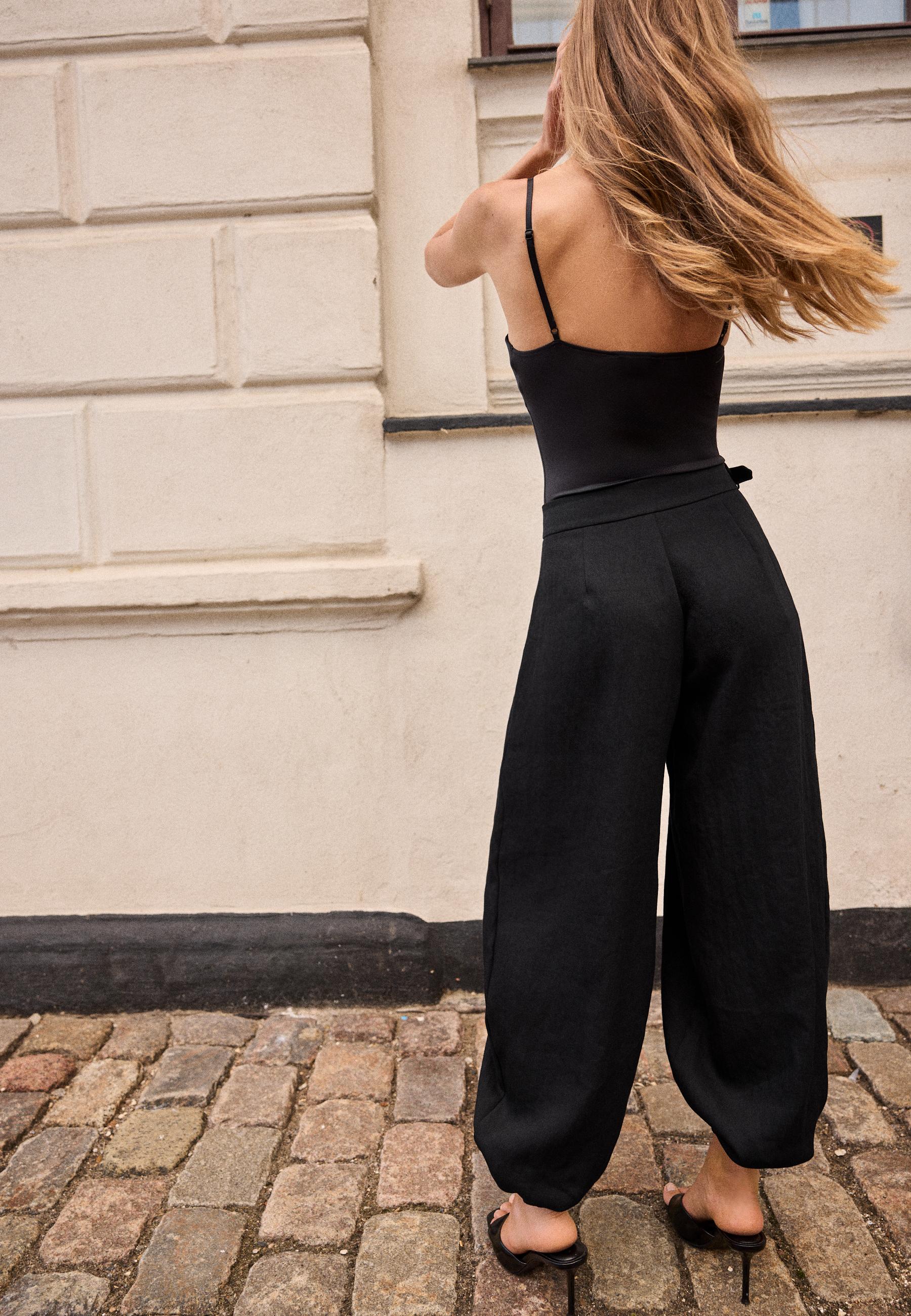 Sarouel trousers with buckle — Black