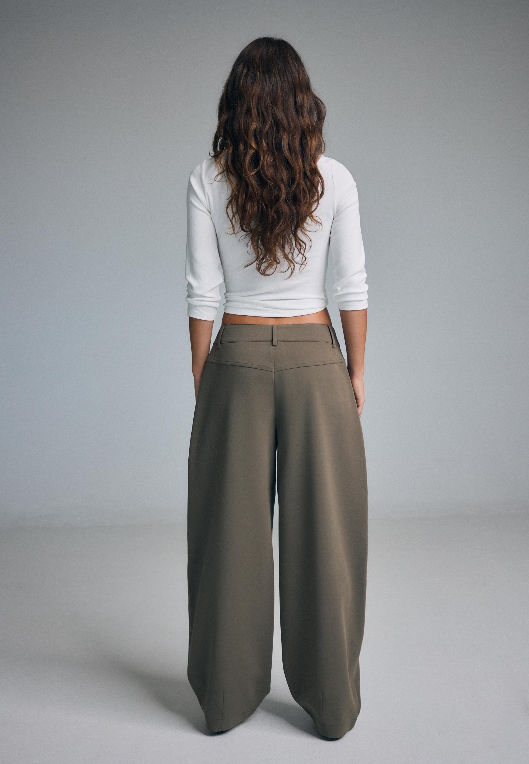 Tailored barrel trousers — Brown