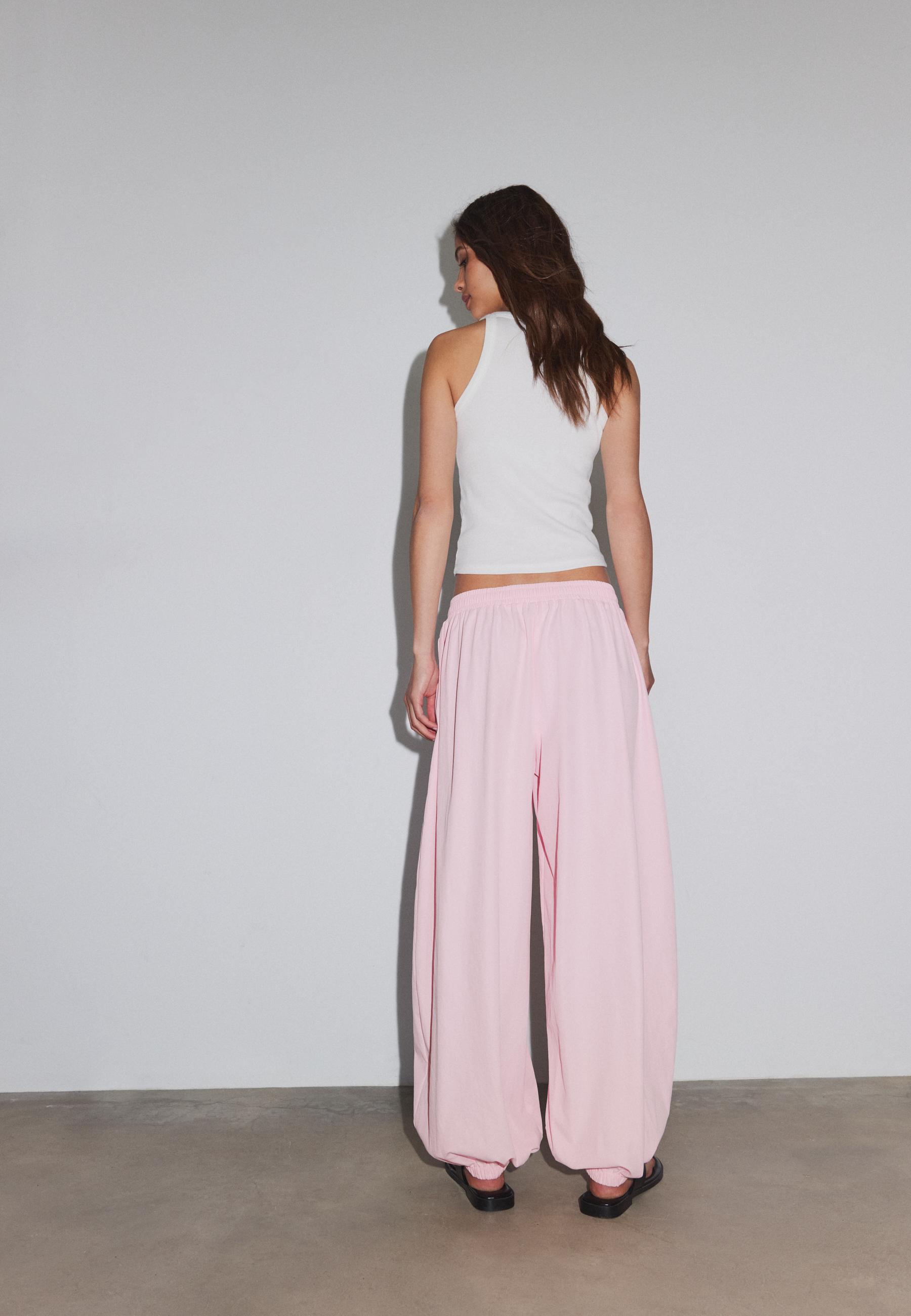 Technical balloon parachute trousers — Pastel pink