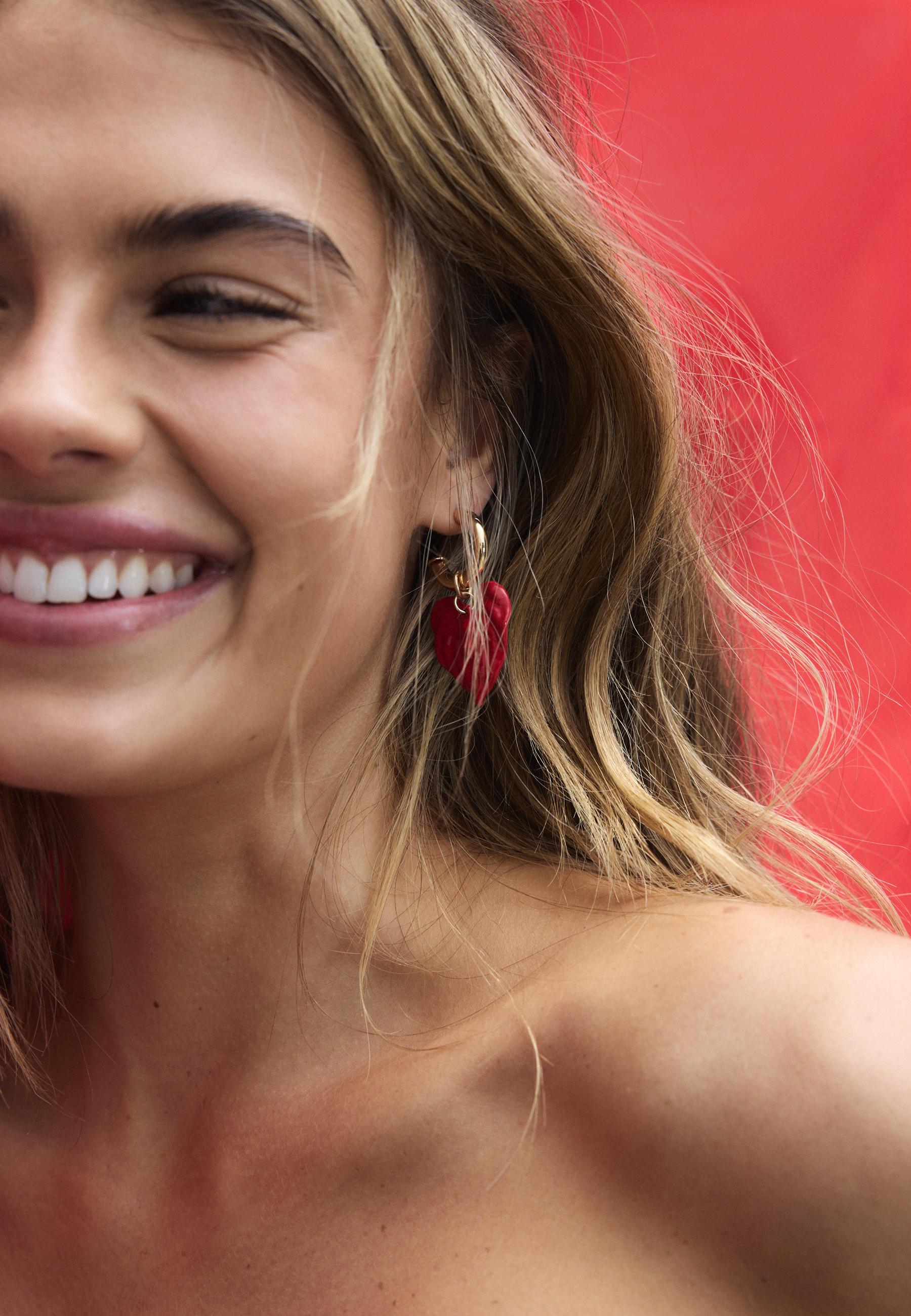 Flower earrings — Gold