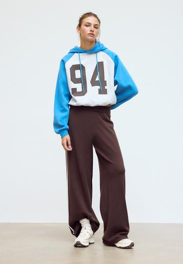 Raglan sleeve hooded sweatshirt — Brown 2